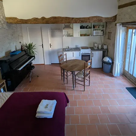 Le Sabathe Apartment Saint-Mezard